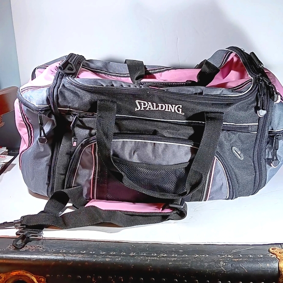 Sports Duffle Bag Large Spalding Like New - Picture 1 of 8